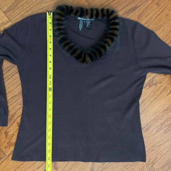 Michelle Nicole long sleeve Brown Sweater with fur collar - Size Medium - Picture 11 of 11